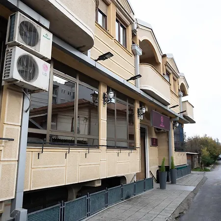 Rozmantic ホテル スコピエ