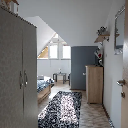 ホテル Rozmantic スコピエ